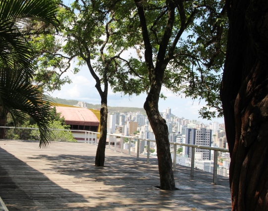 Mirante do Parque Municipal Amilcar Vianna Martins, onde várias atividades de reflexão são realizadas. Foto: Franciele Xavier (ACS/SEEMG)